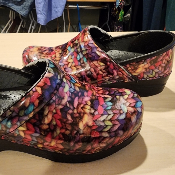 Dansko knit pattern clogs - Picture 2 of 2